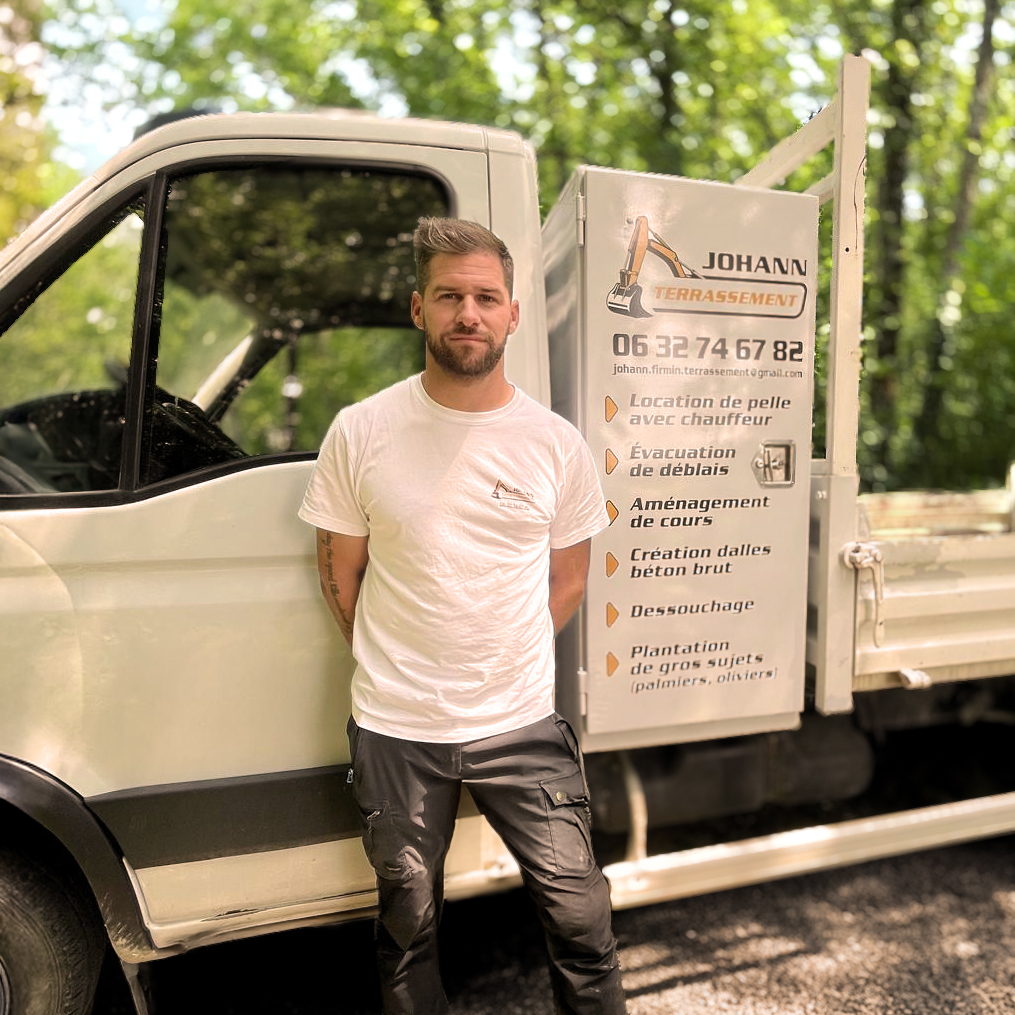 Portrait Johann sur son tracteur