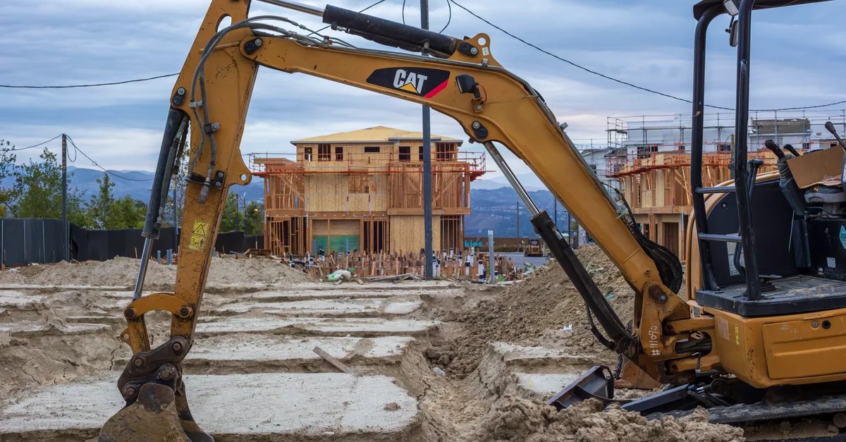 découvrez notre mini excavatrice compacte idéale pour les travaux de construction, jardinage et aménagement paysager. puissante, maniable et efficace pour tous vos projets.