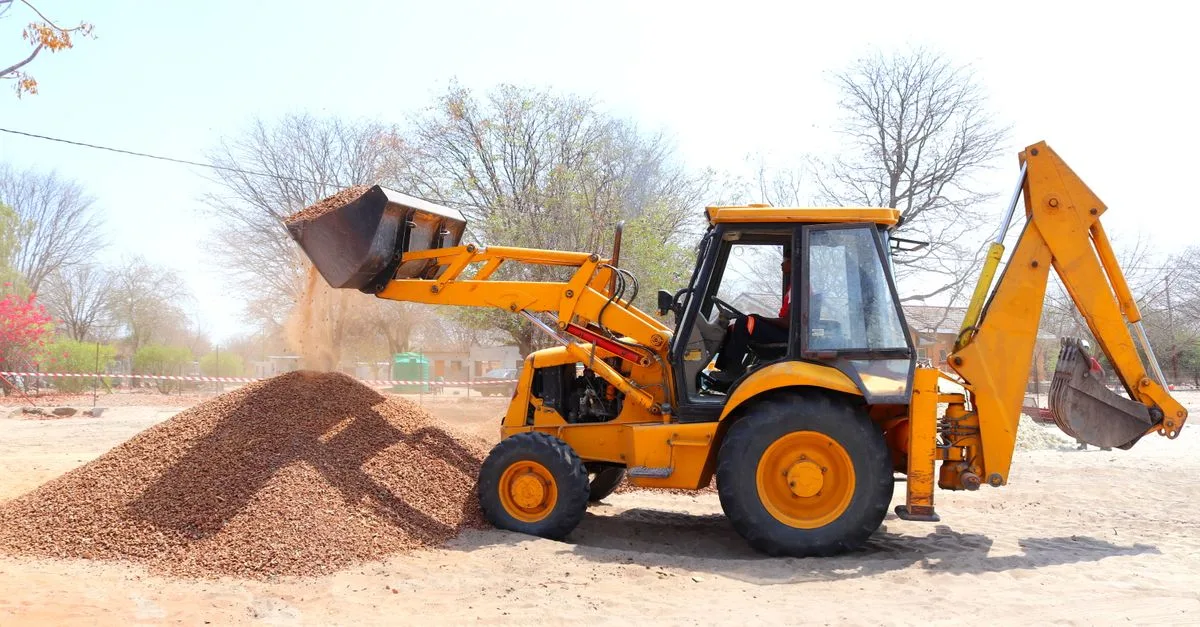 découvrez comment choisir la taille idéale d'un mini-excavateur pour vos besoins de chantier, en tenant compte des critères essentiels pour une performance optimale.