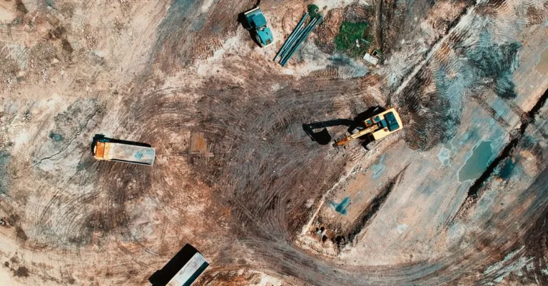 services d'excavation de terrain professionnels pour vos projets de construction et aménagement. expertise en creusement, déblaiement et préparation du sol.